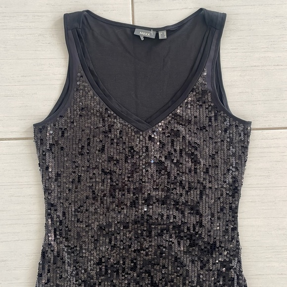 Black Sequins Tank Top • Sleeveless Top • Size Medium - Picture 8 of 14